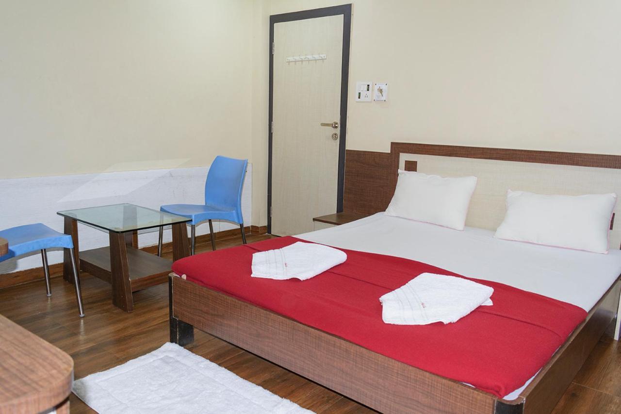 Hotel Mukesh Residency 푸네 외부 사진